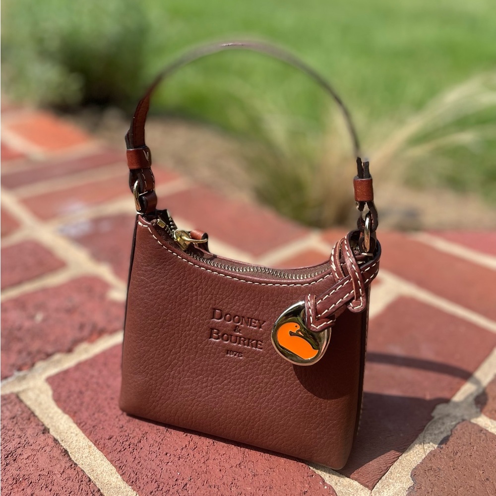Dooney & Bourke 1975 Retired Itsy Bitsy Brown Pebble Leather Purse